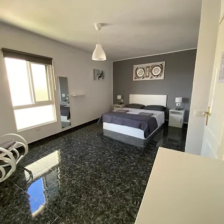 Superior In Cristianos With Sea View בית הארחה ארונה
